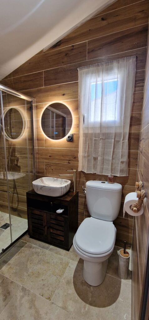 Salle de bain du studio QPM Manosque