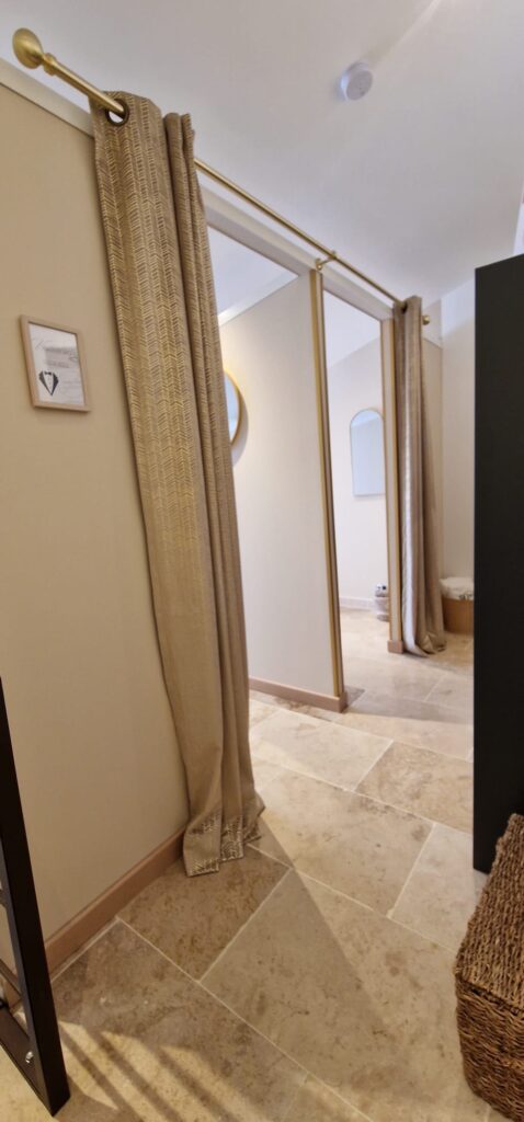Vestiaires du studio de sport à Manosque