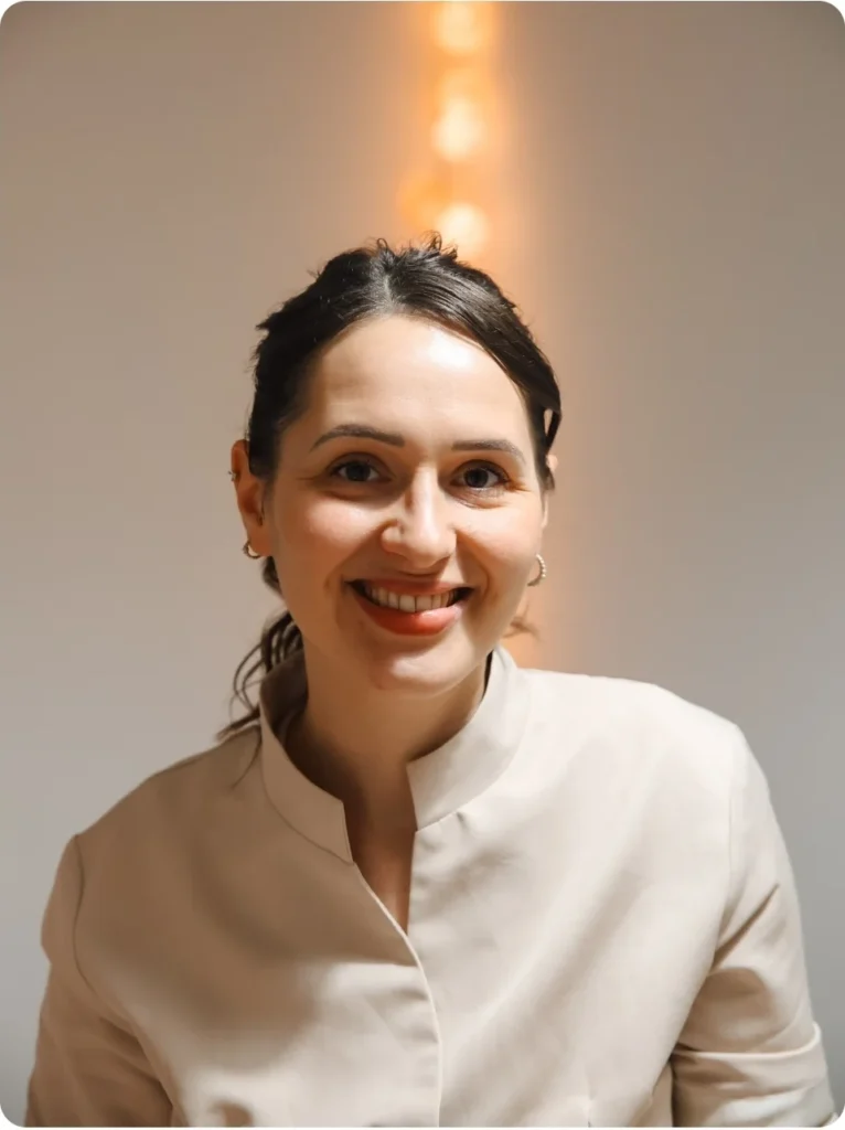 Mathilde praticienne bien être massage masseuse bien être La Belle Étoile Studio QPM manos – Studio QPM Corbières-en-Provence Manosque